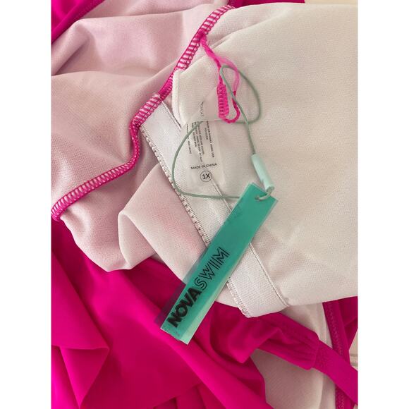 NWT FashionNova Womens Hot Pink Ruffled V-neck 1-PC Swimsuit Plus Size 1X - Picture 4 of 5